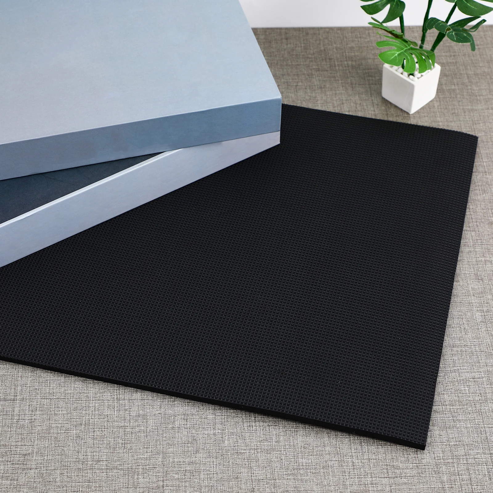 

Fish Tank Pad Waterproof Foam Leveling Mat May for under Aquarium Black Ultraviolet Light