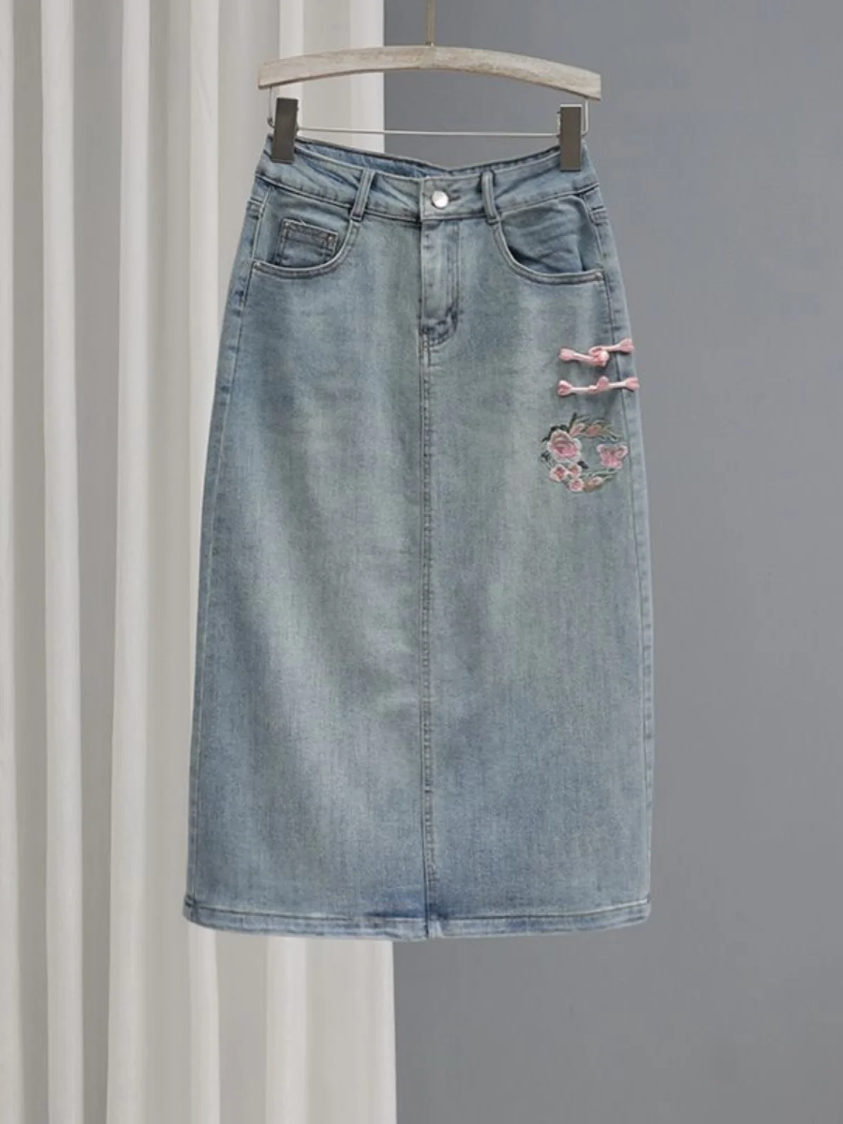 

Джинсовая юбка с вышивкой и высокой талией, женская, с разрезом, средней длины, А-силуэт, облегающая, летняя новинка