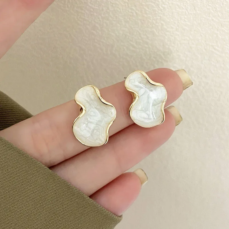 White Enamel Cloud Women\'s Stud Earrings Irregular Shape Gold Color Metal Side Wave Uneven Unusual Small Earrings for Girls