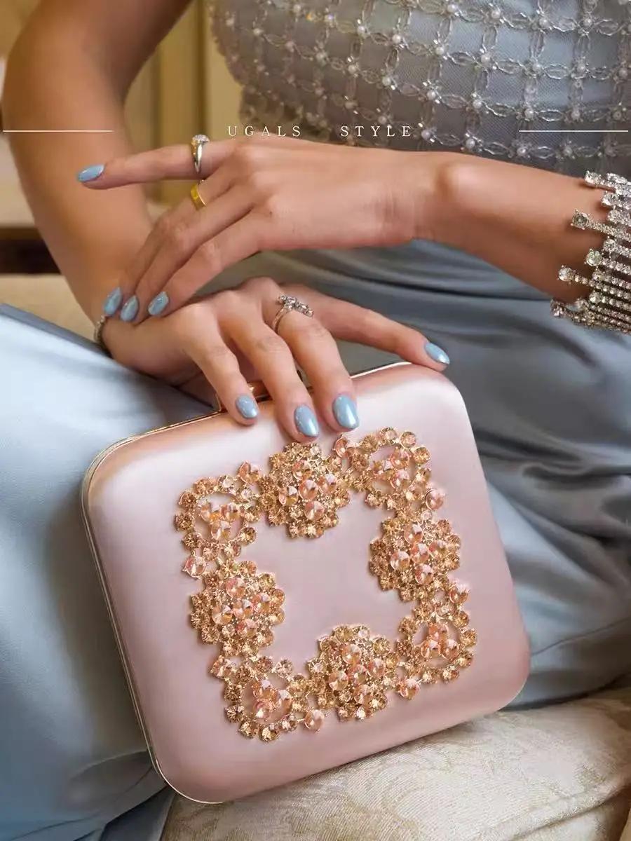 

Роскошная атласная квадратная сумочка с блестками и стразами, вечерняя сумка, изысканная модная женская сумочка, клатч для свадьбы и вечеринок