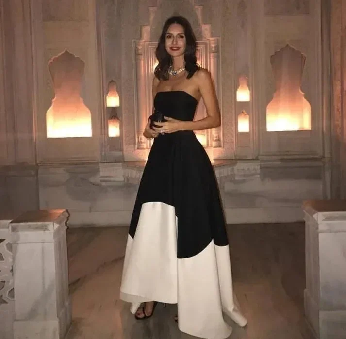 

Saudi Arabic Satin Evening Dresses Strapless Sleeveless A-Line Ruched Ruffles Floor Length Prom Dress Dubai Women Formal Gowns