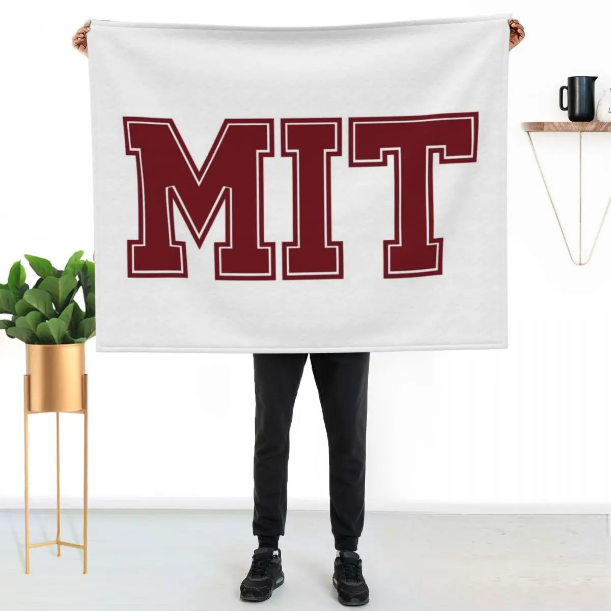 MIT University Classic Design Wht Throw Blanket couch cozy soft plush fuzzy picnic outdoor blanket