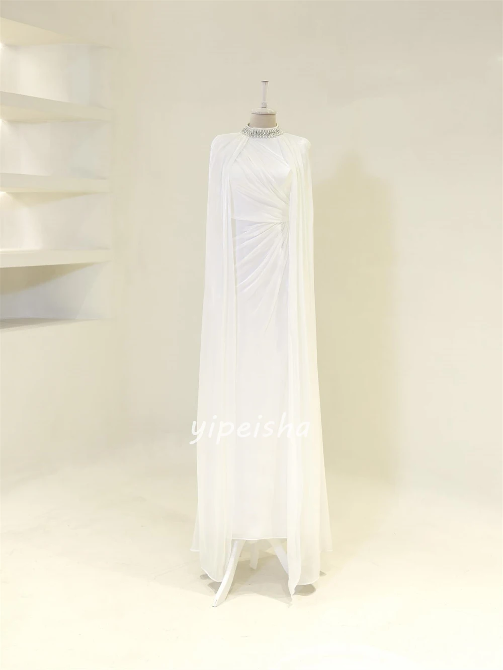 ชุดเดรสยาวคอสูงทรงตรงผ้าชีฟองประดับคริสตัลจีบสไตล์โมเดิร์นสั่งตัดได้สำหรับโอกาสพิเศษแฟชั่น