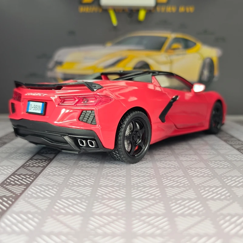 1: 22 simulation Chevrolet Corvette C8 alloy car model decoration, doors and engine hood, trunk can be opened, sound and light view 5