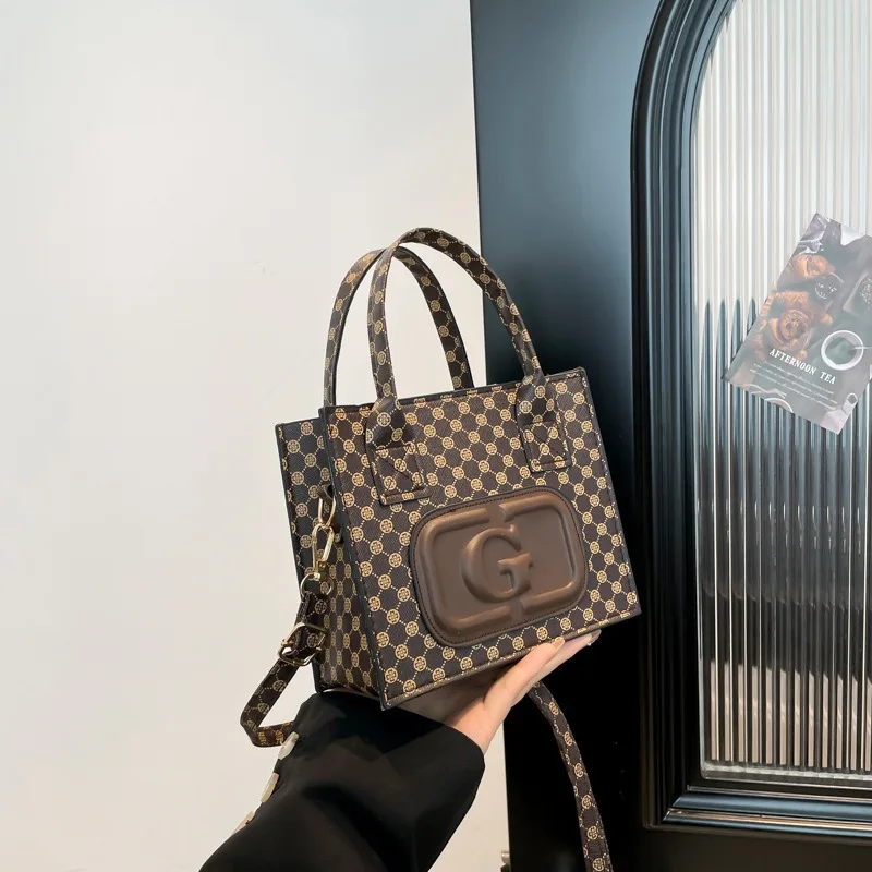

2025 Ladies' Essential! Top-Quality Stylish Vintage Letter Pattern Chain Bag, Shoulder & Handheld Bag, Must-Have for Casual Use