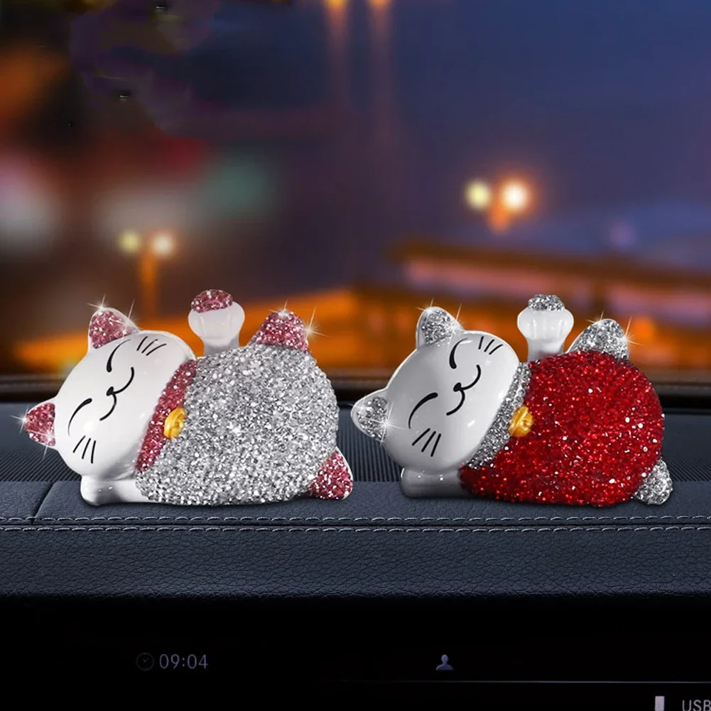 

Lucky Cat Car Ornaments Creative Diamonds Solar Cute Car Decoration Doll Car Interior Accessories