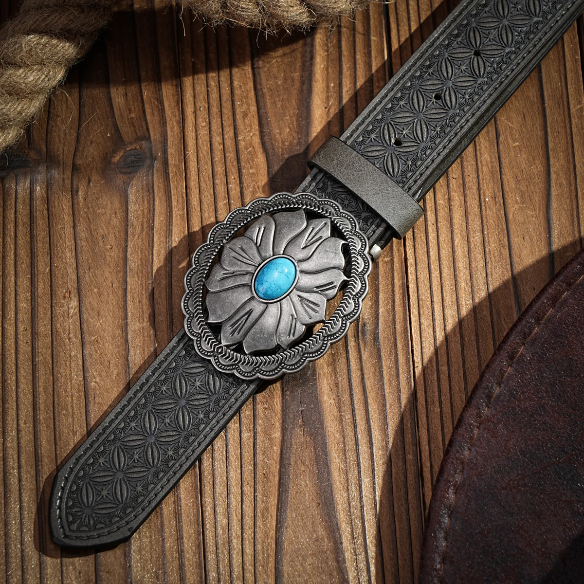 Ein lässiger, individueller und Retro-Gürtel, Kleidungsaccessoire im Western-Stil, Metallschnalle, PU-Gürtel, geeignet für Männer und Frauen. – Detail 8