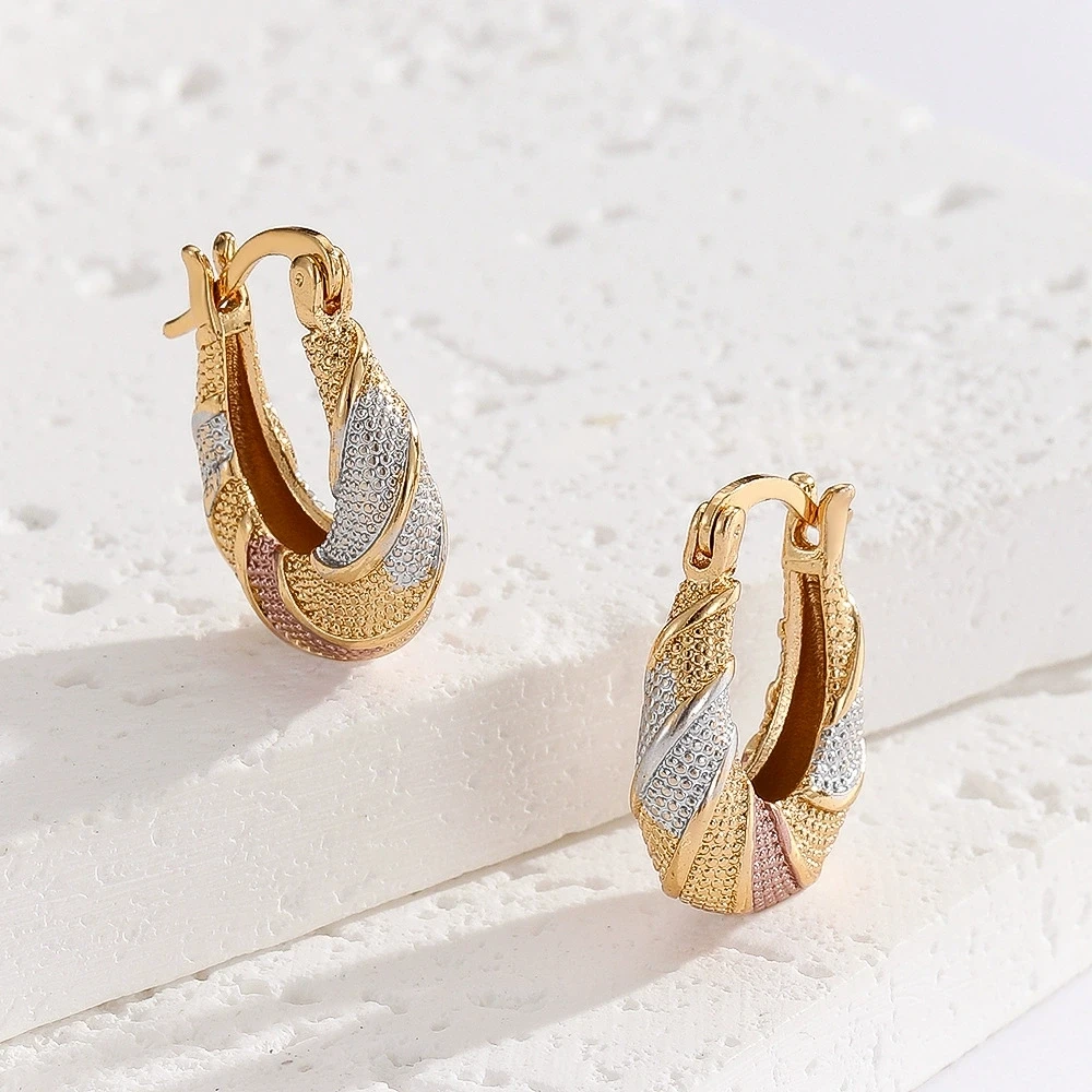 HUANQI Retro Asymmetrical Openwork Mesh Earrings Trendy Horn-Shaped Women's Jewelry Perfect for Everyday Styling NEW