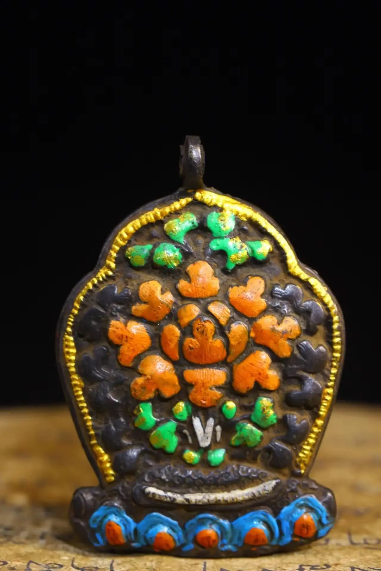 

3"Tibetan Temple Collection Old Bronze Painted Buddha Flower Tree Pattern Pendant Amulet Dharma Worship Hall Town house