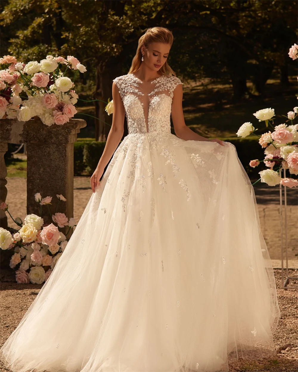 فستان زفاف أورجانزا أبيض أنيق مخصص مثير برقبة دائرية وأكمام قصيرة زي العرائس ناعم على شكل حرف a ذيل محكمة فيستدو دي نوفيا #1