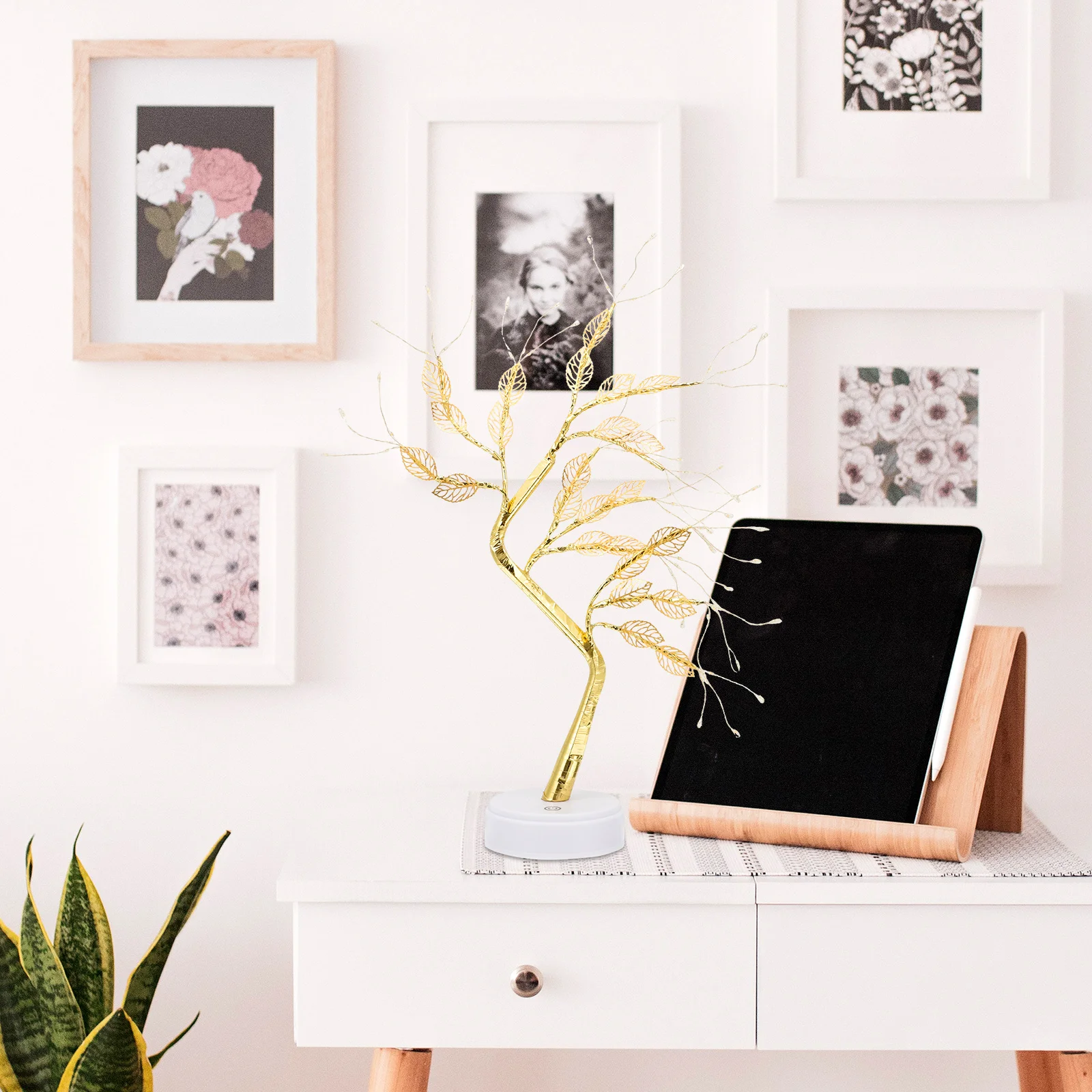 

Mini Artificial Tree Lamp Gold Leaf Table Light LED Bedside Nightstand Light for Bedroom Living Room Table Lamp