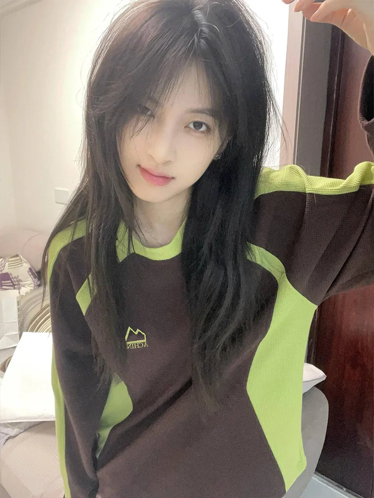 

Вафельный вязаный свитшот без шапки, женская новая верхняя одежда, весенняя женская универсальная элегантная студенческая текстура с буквенным принтом, красивая посадка