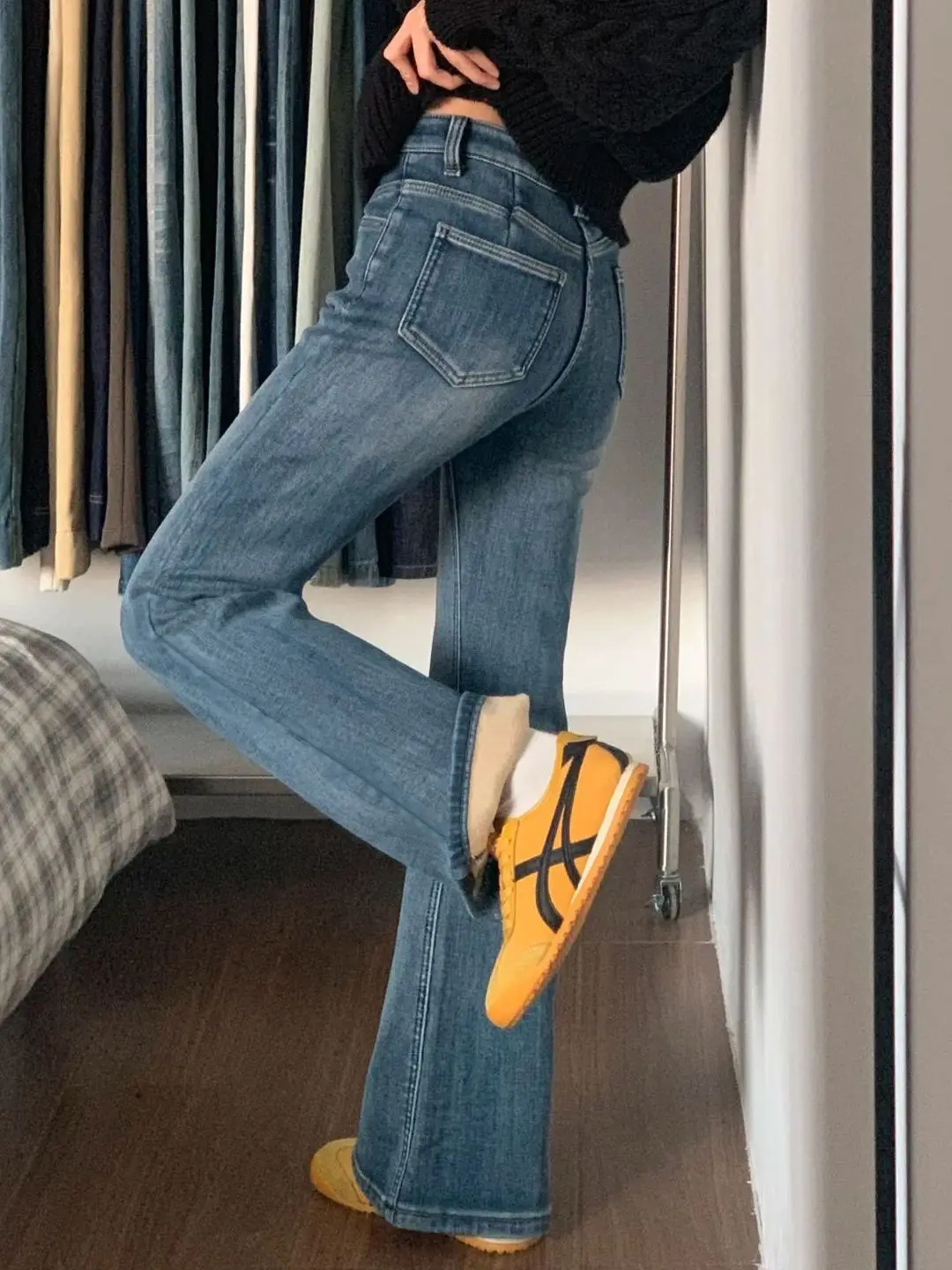 

Ретро-джинсы-клеш с высокой талией и флисовой подкладкой в американском стиле, женские утепленные эластичные джинсовые брюки, синие, однотонные, осенние