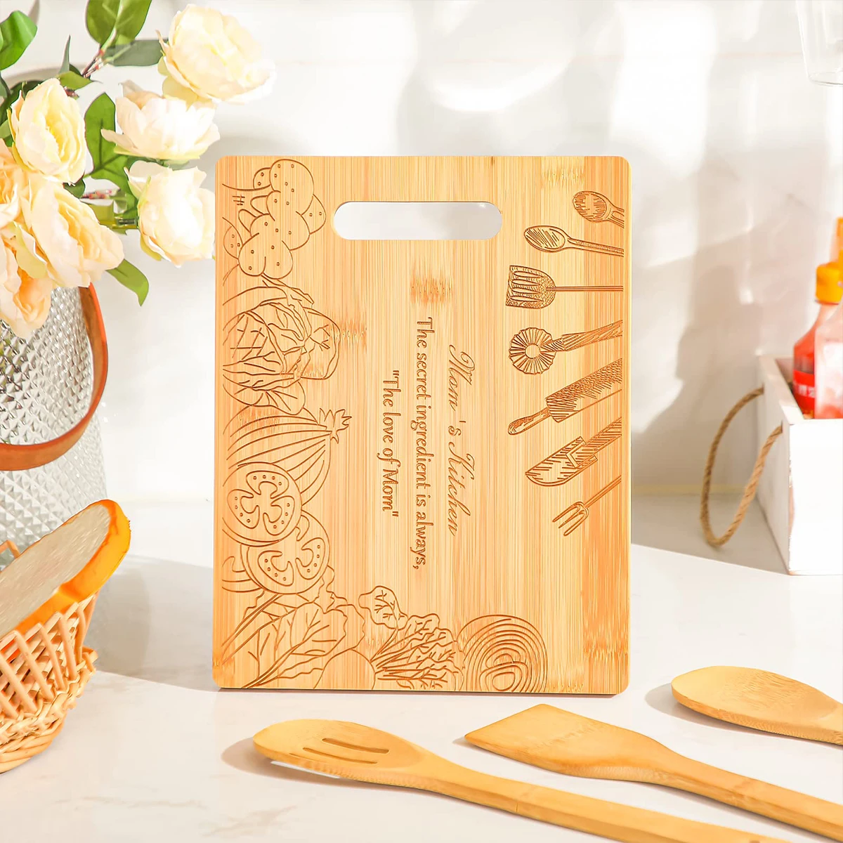 Gifts for Mom, Personalized Cutting Board，tray Bamboo Handle，Mom Gifts from Daughter or Son，Unique Engraved Bamboo Cutting Board