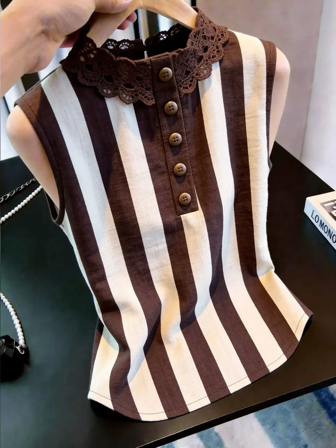 

Elegant Lace Design Striped Vest Women's Summer Commute Sleeveless Top Versatile Fashion Korean Style Straight Cut Silk Material