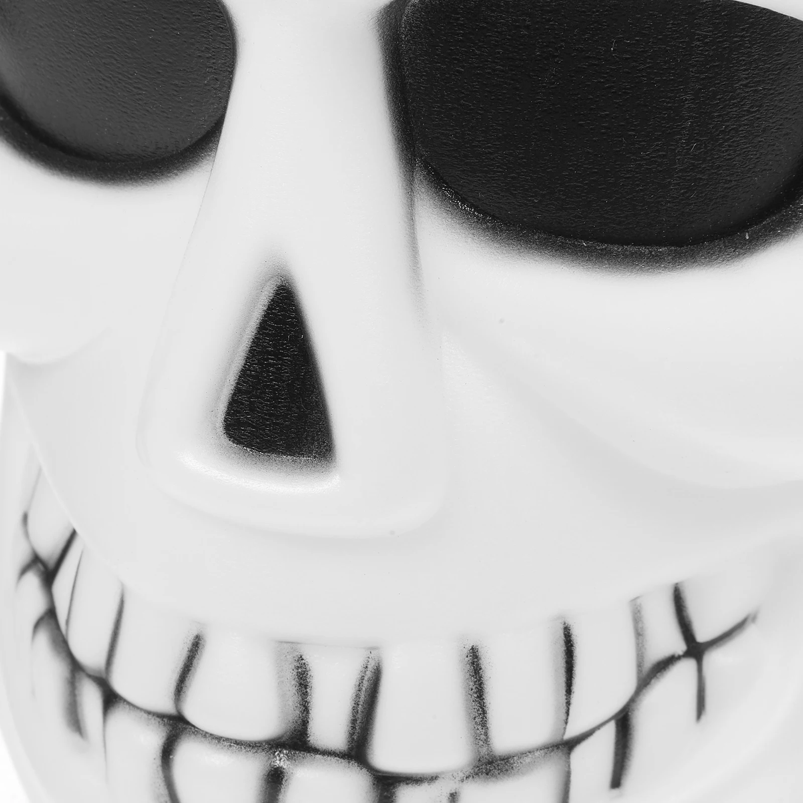 

Skull Shaped Halloween Candy Bucket Large Capacity Portable Plastic Snack Storage Bucket Party Favor Trick Or Treat Holder Decor