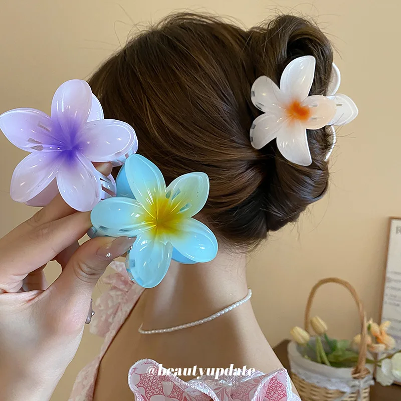 Crystal Flower Acrylic Hair Claw Clips Elegant Sweet Stylish Unique Simulated Petal Hair Clamps For Women Hair Accessories 2025