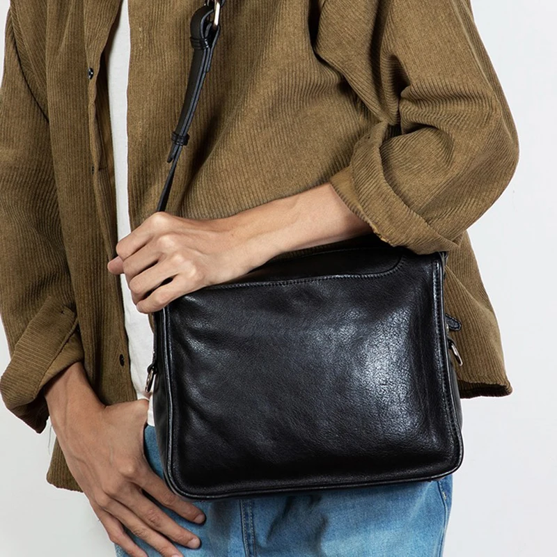 Single-shoulder bag made of top layer cowhide; casual bag for men; fashionable Korean version of genuine leather crossbody bag.