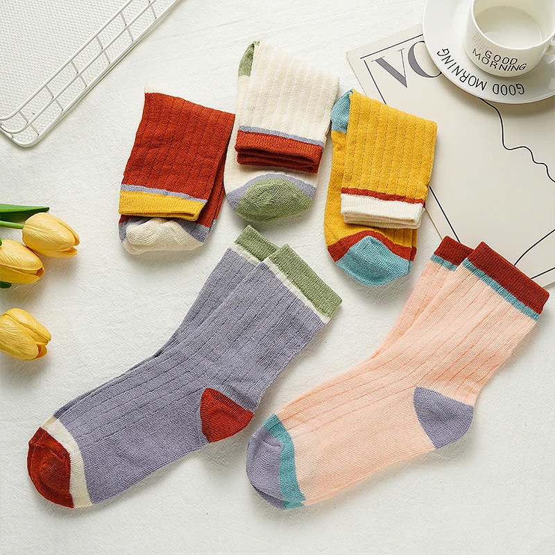 5 paia di calzini da donna a righe Harajuku retrò tinta unita calzini a tubo centrale autunno inverno traspirante assorbente del sudore