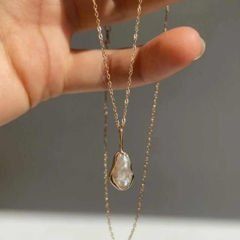 Exquisite Women's Irregular Style Artificial Pearl Pendant Necklace Suitable Daily Wear Beach Vacations and Bridal Jewelry Gifts