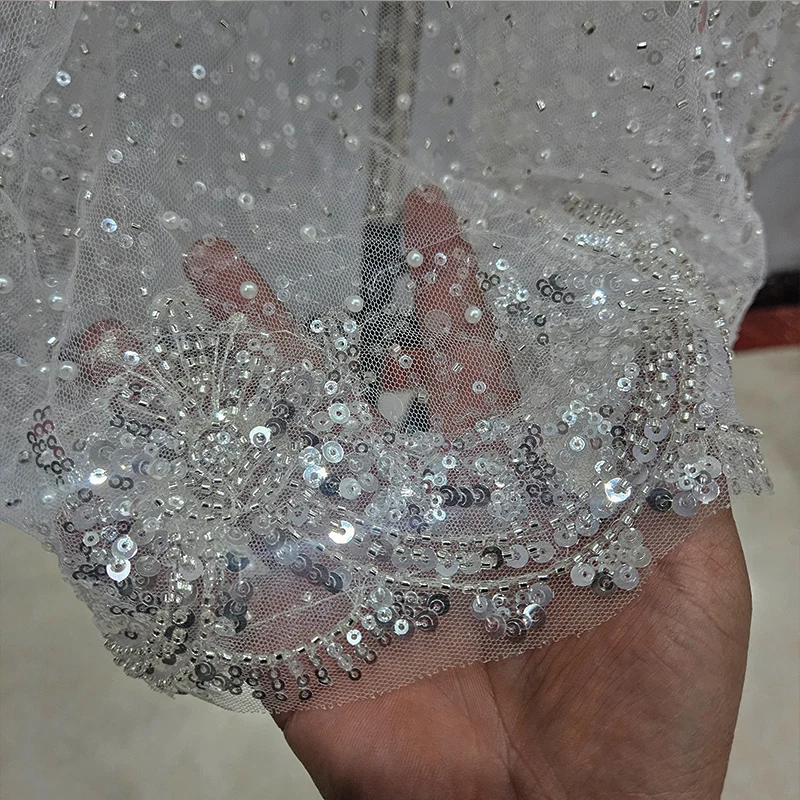 Luminous sequin diamond veil 2025 new bridal veil church short luxury wedding accessories with hair comb image 3