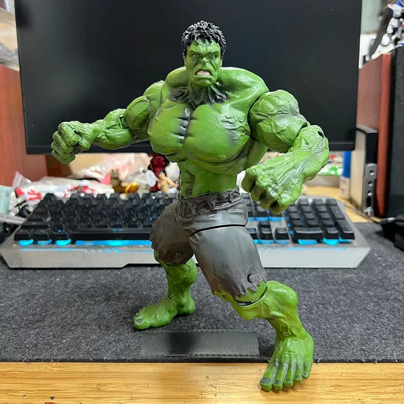 New Avengers indistruttibile 28cm Green Giant Hero Red Giant Joint Activity Doll Handheld Toy Collection Model decorazione Desktop