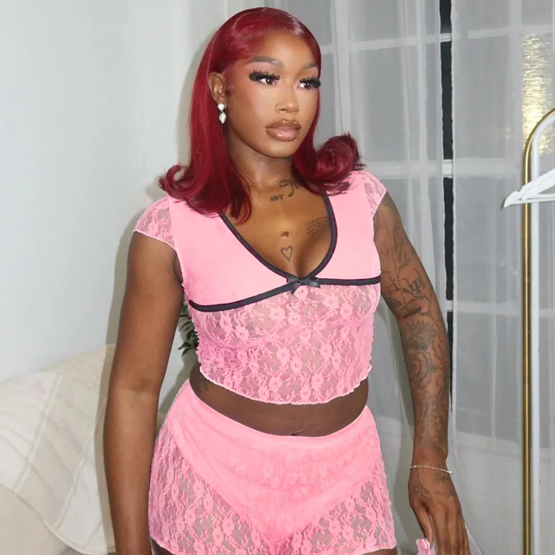 

STYLISH LADY Кружевной лоскутный комплект из 2 предметов Женский укороченный топ с короткими рукавами и шорты Костюмы 2025 Летние сексуальные клубные полые наряды