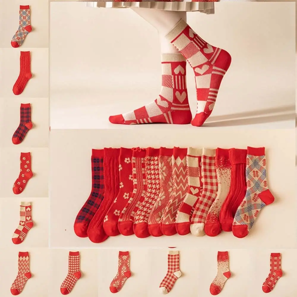 جوارب قطنية حمراء سميكة للنساء ، جيدة التهوية ، امتصاص العرق ، دافئة ، مريحة ، السنة الجديدة ، الخريف ، الشتاء