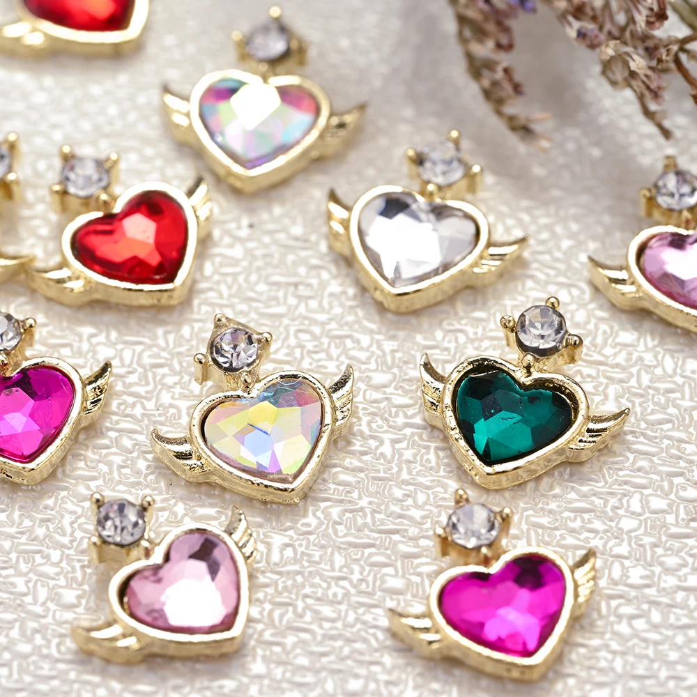 10pcs 3D Heart Nail Charms Luxury Love Heart MagicWings zircone colorato Nail Diamond Stones Nail Drill decorazione accessori