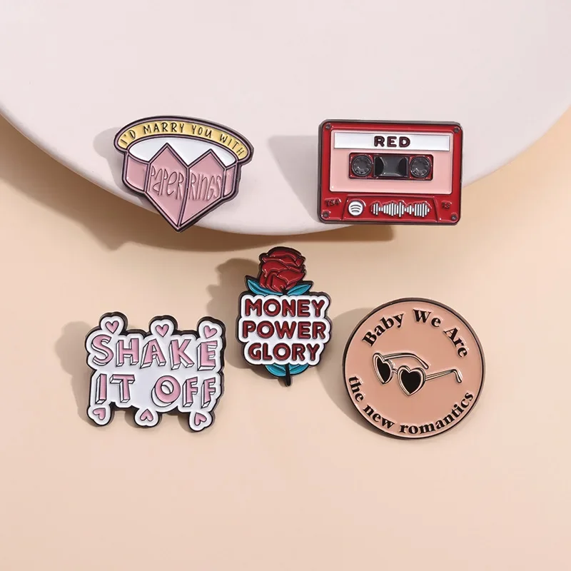 Cartoon Letter Brooch for Bag Europe America Cute Magnetic Tape Ring Eye Shaped Badge Metal English Sentence Pins for Clothes