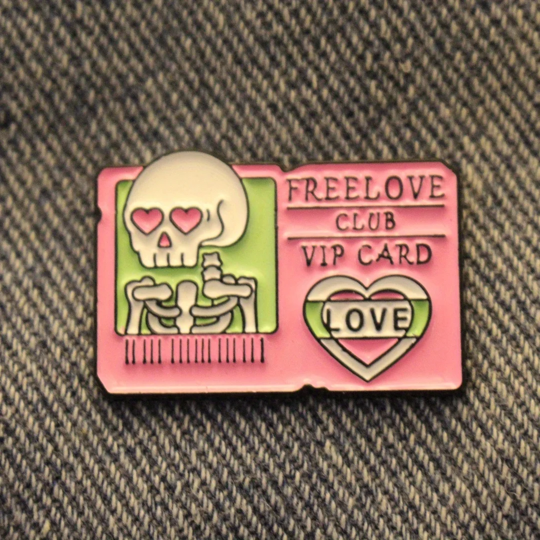 Fun and Personality Niche Brooch with Free Love Club VIP Design, Suitable for Men and Women to Match Clothing and Backpacks.