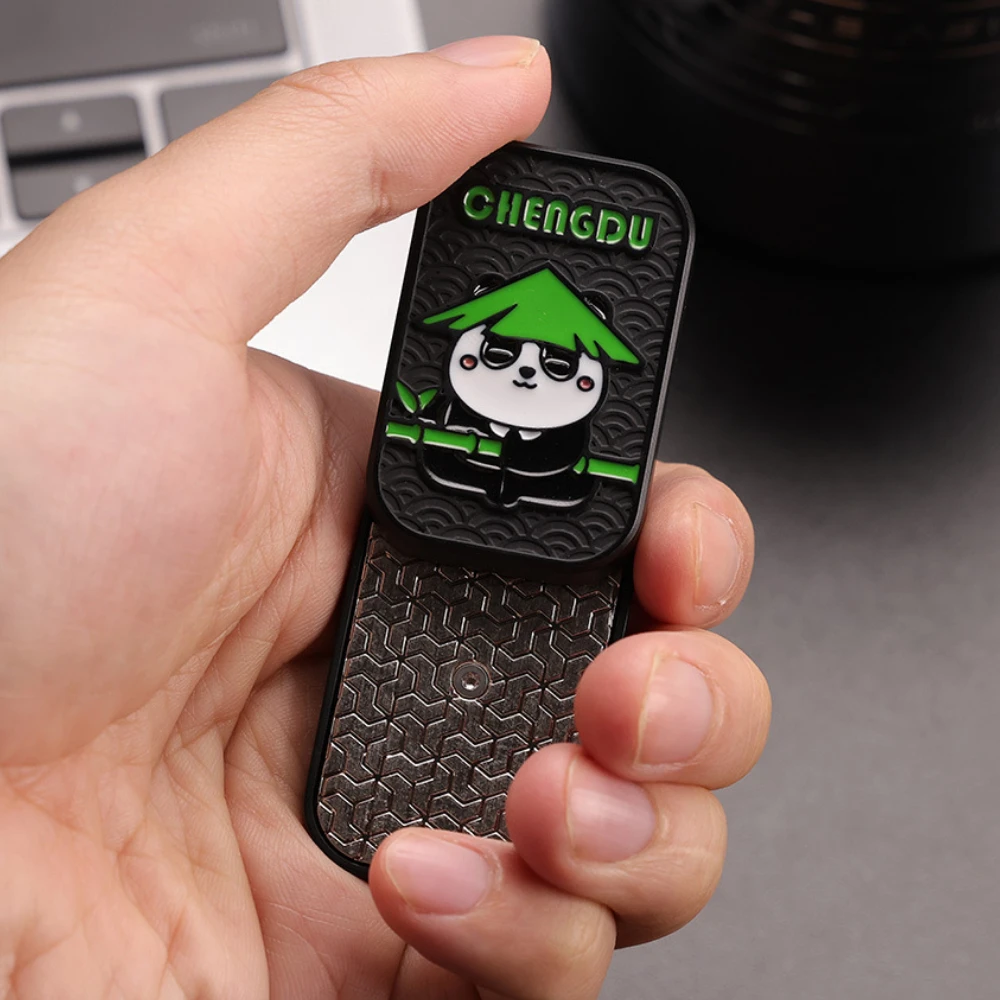 الكونغ فو الباندا المغناطيسي دفع بطاقة دفع لوحة الميكانيكية المنزلق اللمس عملة EDC تململ صغير الإجهاد تقليل اللعب Antistresse