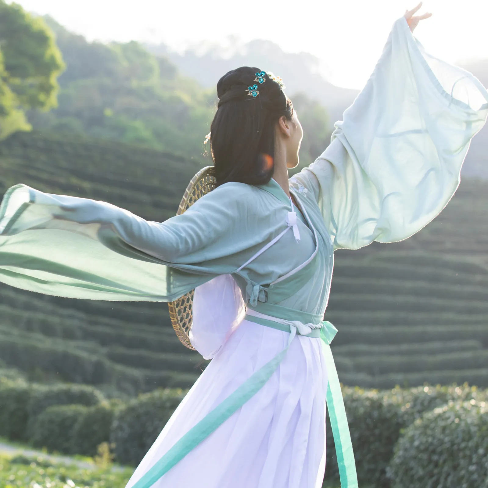 

Набор из 4 заколок для волос со стразами, U-образные свадебные аксессуары для причесок, заколки для невесты и подружек невесты для элегантных причесок