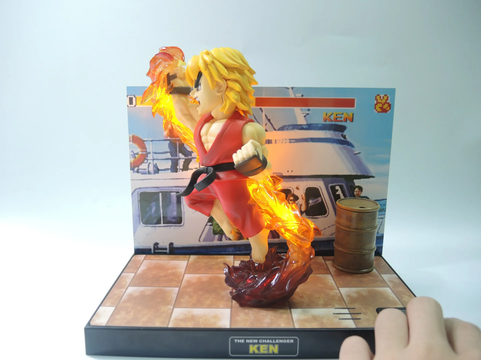 متوفر في المخزون ستريت فايتر أنيمي الشكل كين الماجستير أرقام Shouryuukenn كين تمثال مع ضوء تحصيل لعبة مجسمة هدايا عيد الميلاد