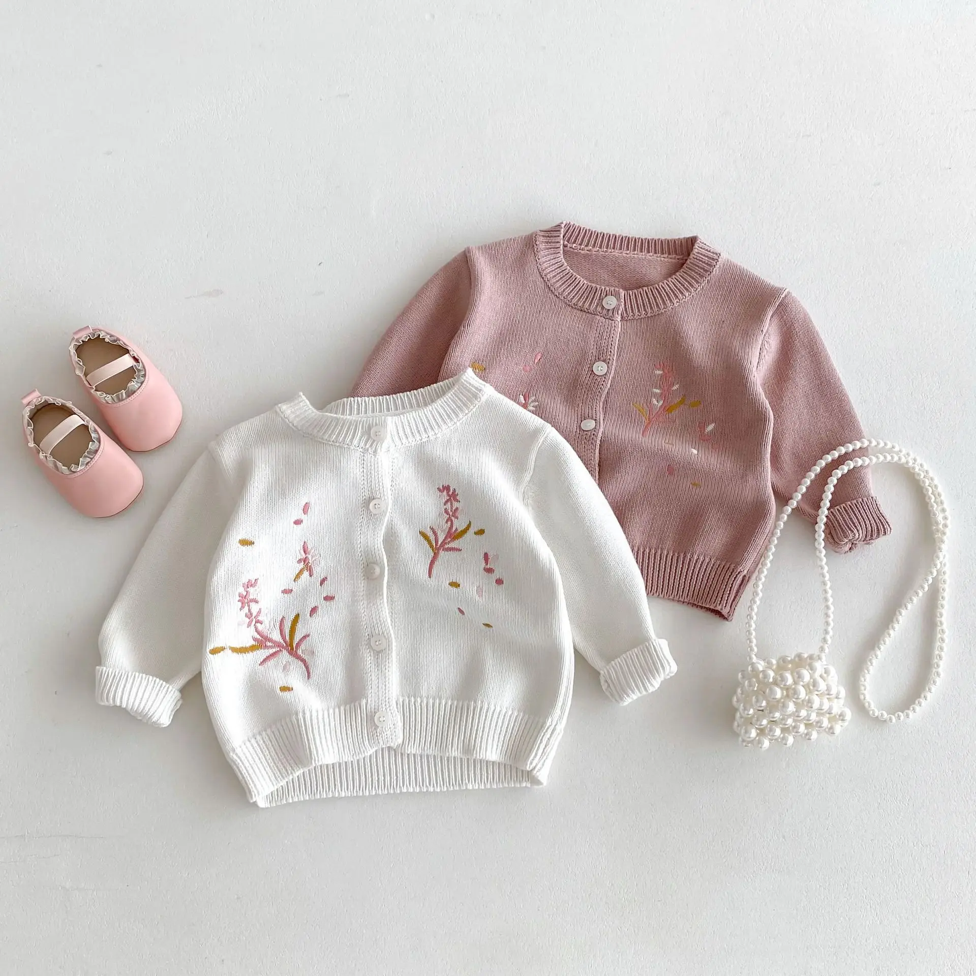 

2024 Autumn New Children Knitted Coat Baby Girls Cute Flower Embroidery Sweater Cardigan Kids Casual Versatile Knitwear Tops