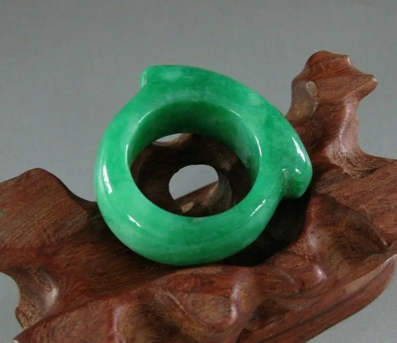 

Authentic Chinese natural jade ring carved creative desk decoration