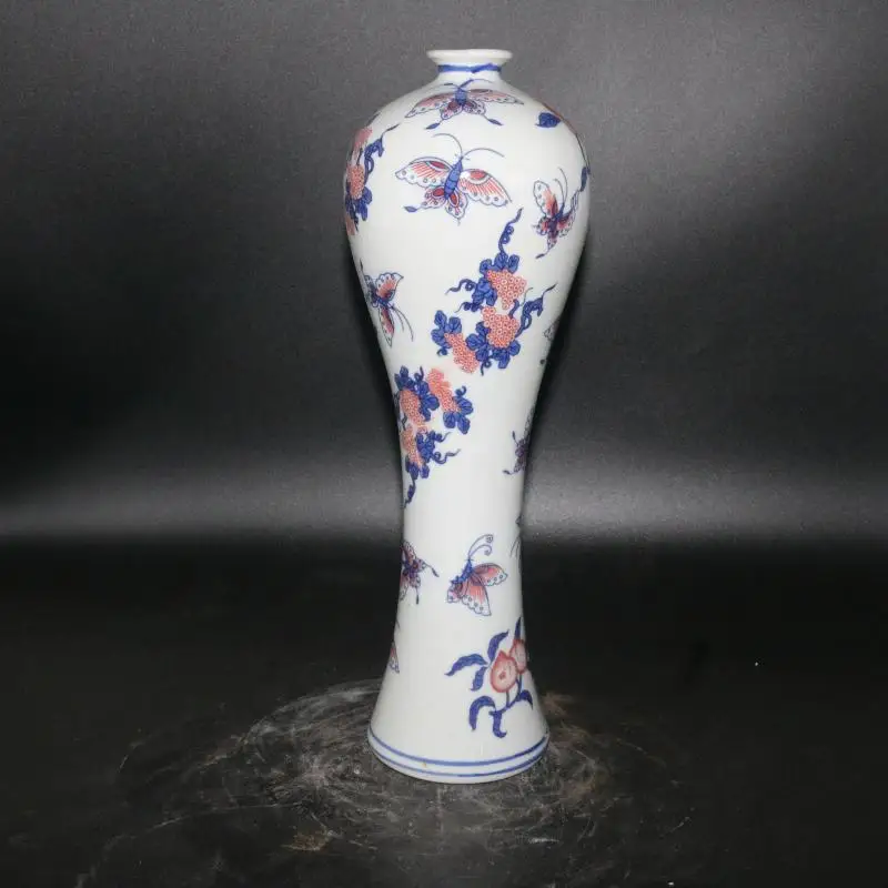 Jingdezhen Old Style Porcelain Beauty Vase Blue and White Underglaze Red Peach Butterfly Pattern Ceramic Vase Home Decor