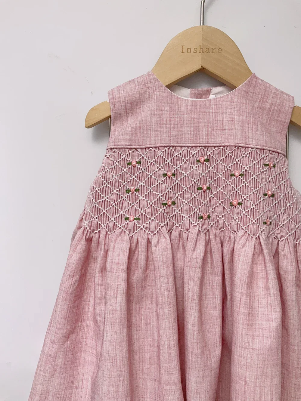 

High-End Boutique Baby Girl Vest Smocking Dress With Heavy Hand-Embroidered Pink Princess Dress Cotton Sleeveless Outfit Dresses