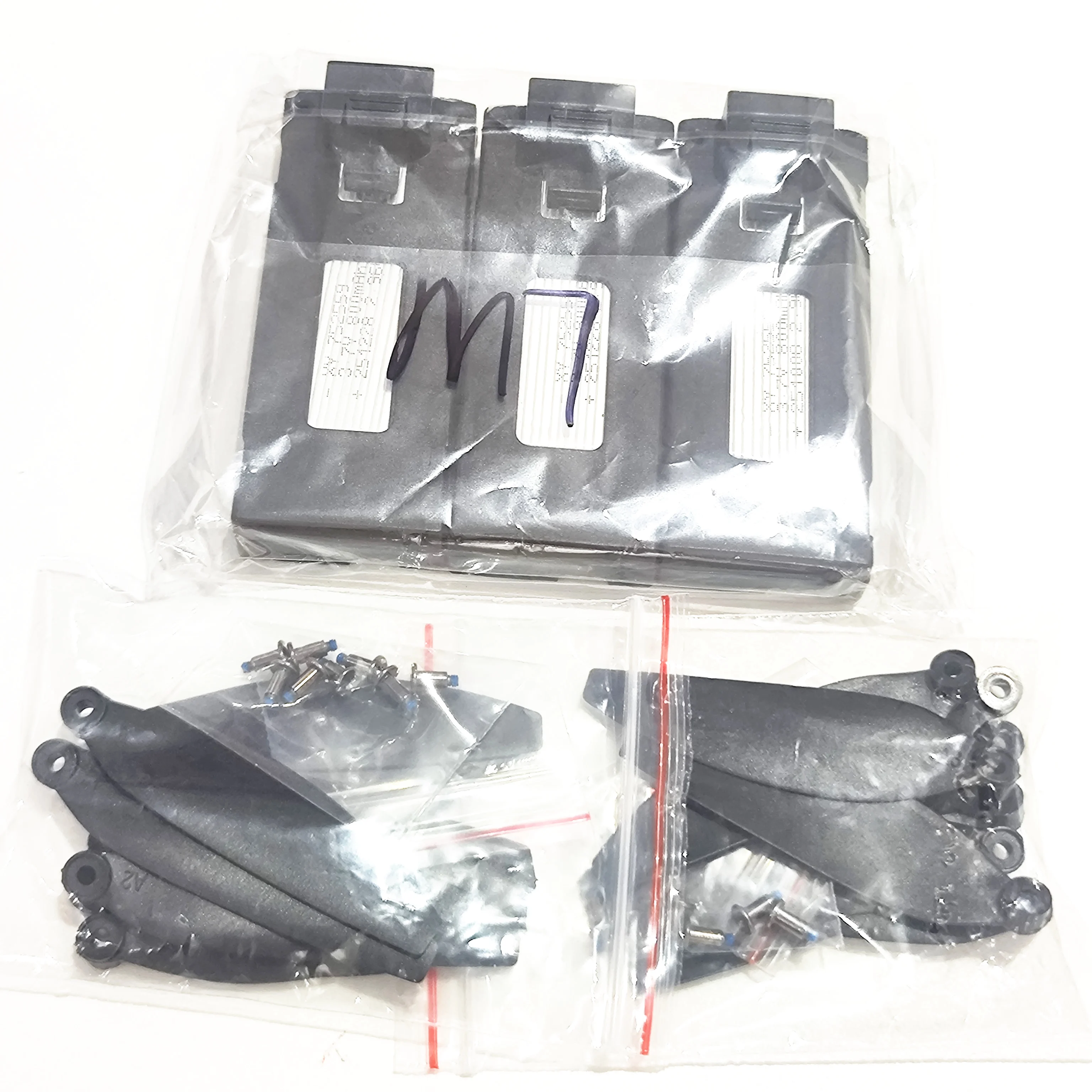 M7 Brushless Motor RC Qudcopter Foldable Drone Original 3.7V 800mAh Li-ion Battery 3PCS + Blade Propellers 16PCS Maple Leaf Wing