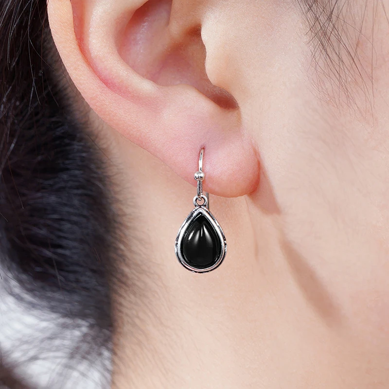 Huitan Green/Red Pear Stone Drop Earrings for Women Ethnic Style Aesthetic Carved Pattern Temperament Lady\'s Earrings Jewelry