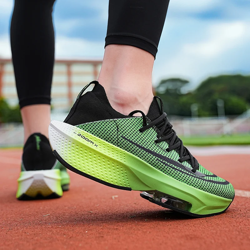 Nouvelles chaussures de sport unisexes quatre saisons antidérapantes confortables mode semelle épaisse vêtements respirants résistant baskets de loisirs de course