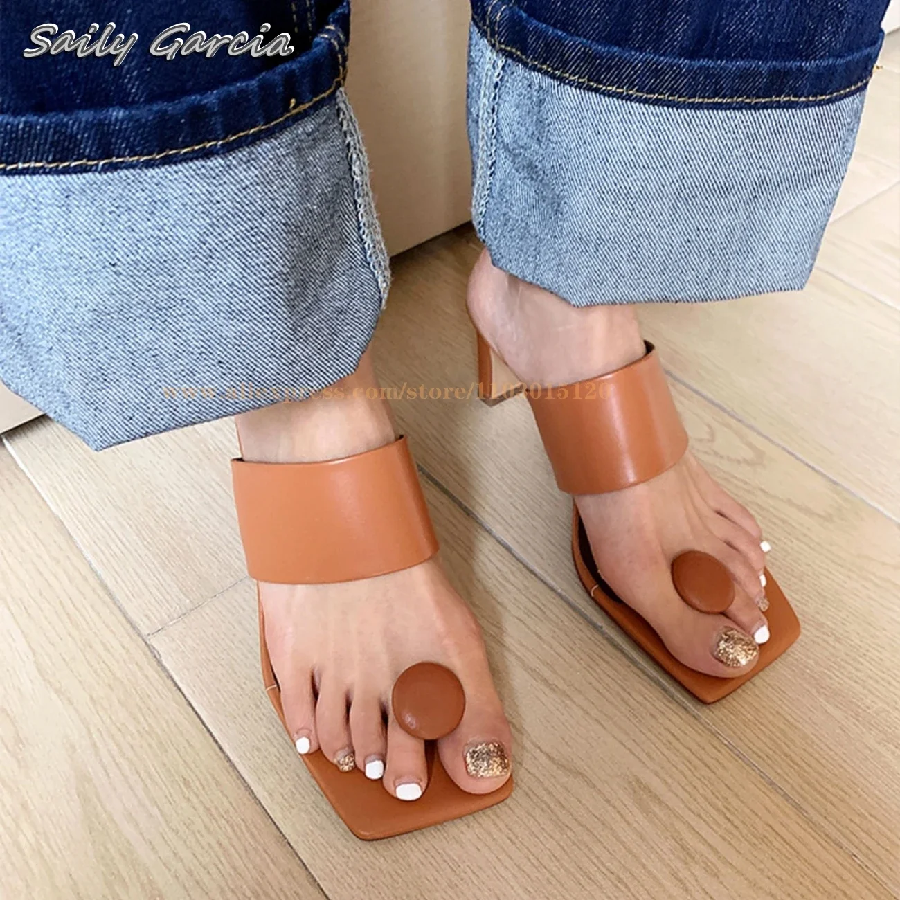 Chanclas con cinturón de una palabra de piel de vaca de primera capa, novedad de verano 2024, zapatos informales combinables, sandalias de cuero Grace para mujer