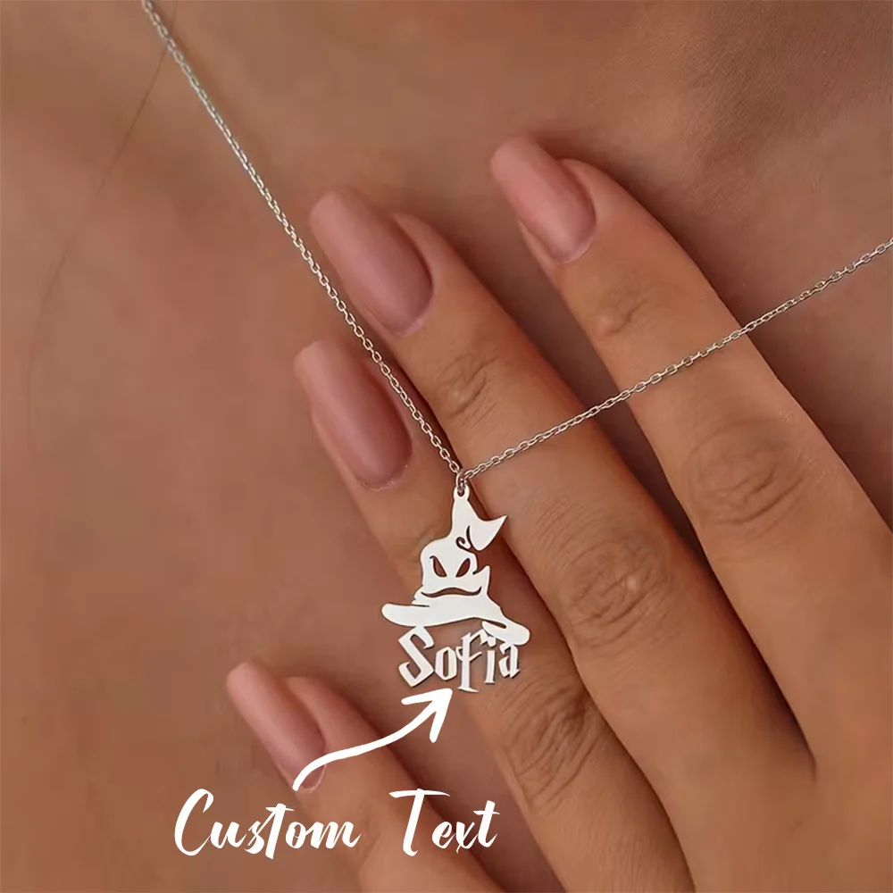 Collier personnalisé avec nom sur chapeau de sorcier, lettres gothiques, pendentif en acier inoxydable, bijoux d'Halloween, cadeau pour femme