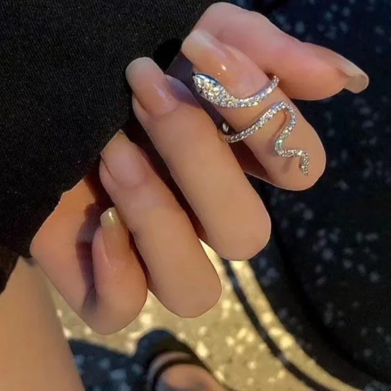 Sliver Color Micro-Inlaid Zircon Snake Ring Finger Ring Fashion Punk Boy Girl Birthday Onia Snake Ring Personality Jewelry Gift