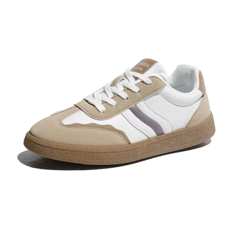 Scarpe bianche primaverili Nuova versione coreana Studentessa con suola spessa Scarpe da tavolo sportive con altezza crescente Casual