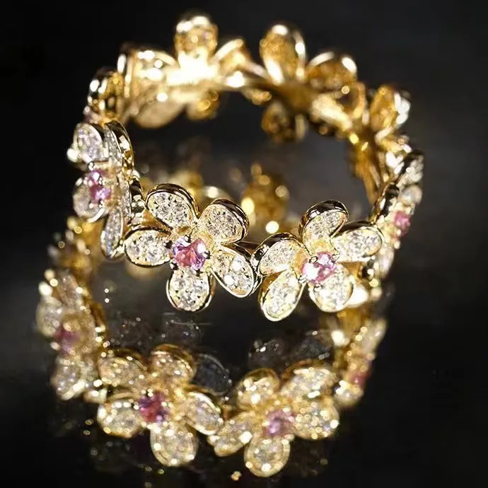 Huitan Special Edition, Flower Ring Women's Vintage Finger Accessories for Daily Wear, Party Exquisite Women's Jewelry Gifts