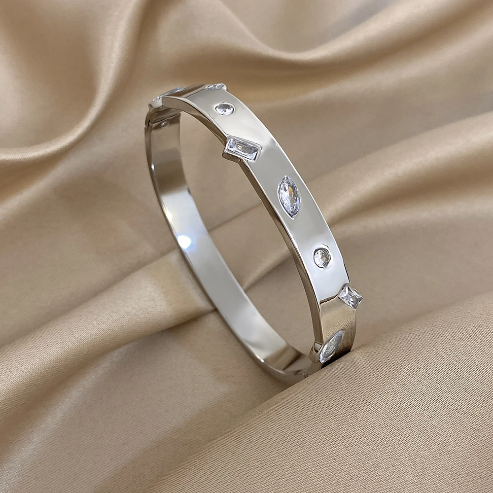 شخصية غير النظامية الفولاذ المقاوم للصدأ الإسورة سوار المرأة موضة هندسية الزركون سوار واسع مقاوم للماء مجوهرات هدية