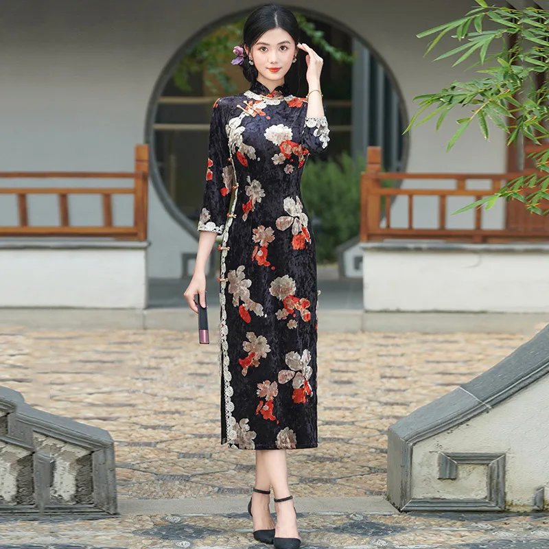 

Black Velvet Chinese Style Long Autumn Qipao Long Sleeved 2025 New Women's Retro Slim Winter Qipao