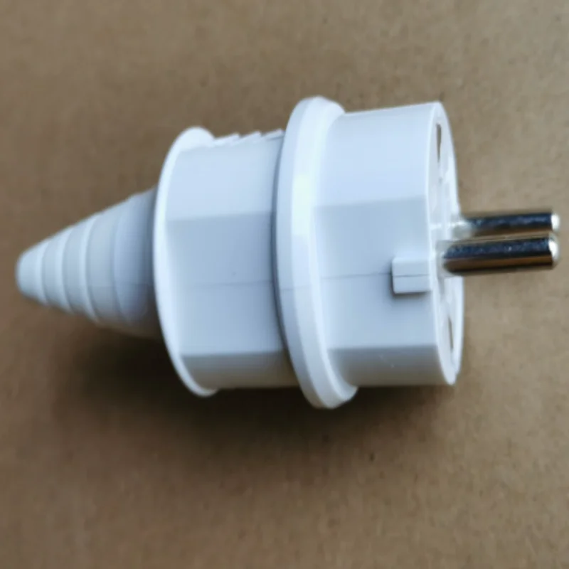 

GENERATOR SPECIAL OUTPUT PLUG 250V 16A KIPOR IG770 IG1000 IG2000 IG2600 IG3000 IG6000 SPECIAL OUTPUT PLUG