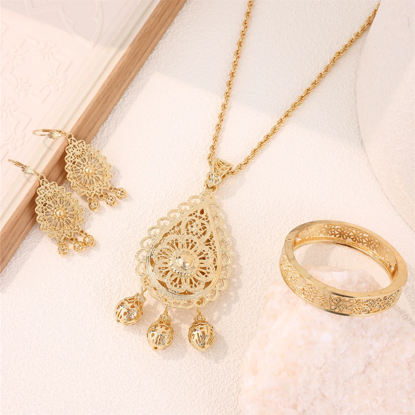 Algerian Bride Jewelry Necklace Bracelet Earrings Hollow Carving Court Style Vingate Caftan Jewelry Set for Women Gifts